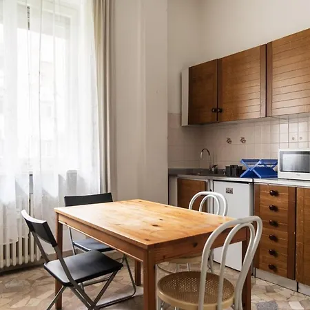 Youhosty - Cattolica Apartment Mailand