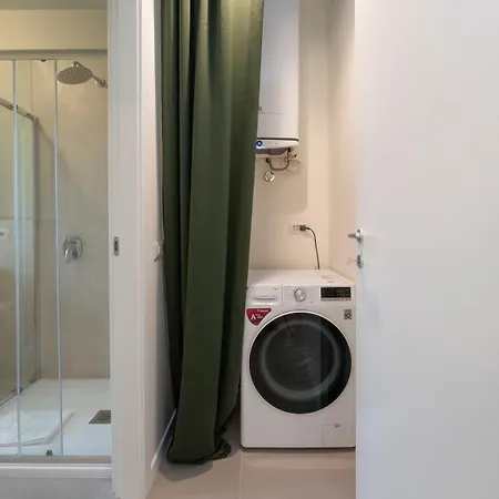 Spacious 2bdr With Balcony Arco-sempione Area, By Rentopolis Appartement *