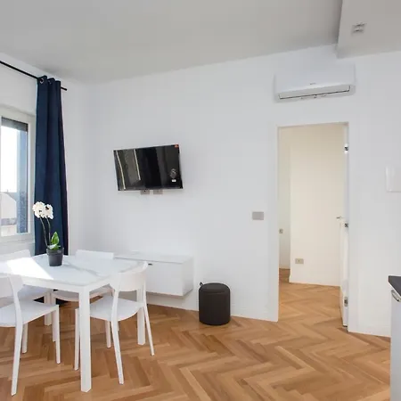 Fontana18 - Duomo View Апартаменты *