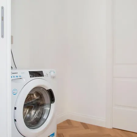 Fontana18 - Duomo View * Милан