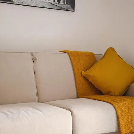 Apartament In Financial District 4 Pax Mediolan