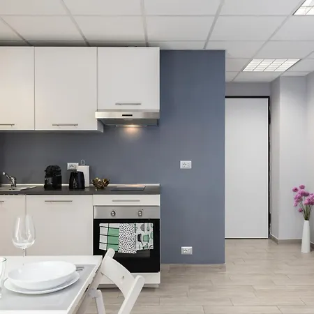 Modern Loft 8 Min From Duomo 아파트
