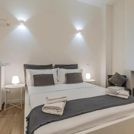 Bella In Duomo - 6 Guests *