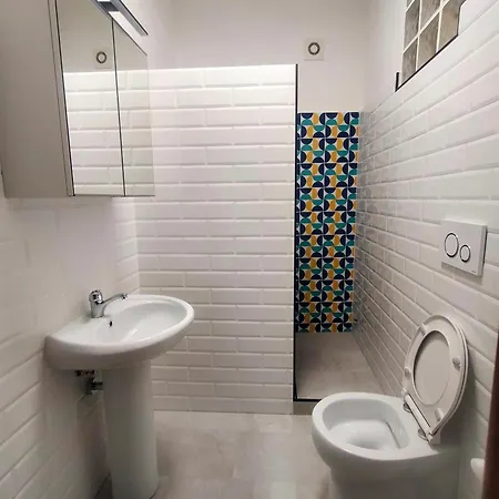 Old Style House ميلان