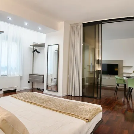 Duomo Lux - Elite In The Heart Of * ミラノ