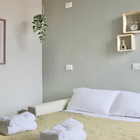 Tiny Attic, Corso Buenosaires, 6min To Duomo 3* Milaan