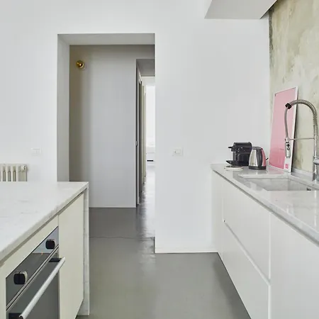 Design - Zona Bocconi Lägenhet