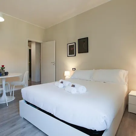Station 2 Apartment *