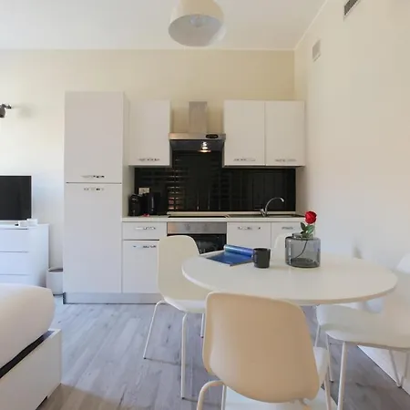 Station 2 Apartment