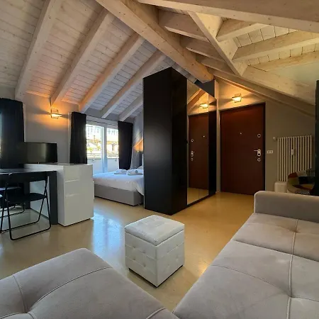 Rooftop Corso Con Terrazzo Privato Apartment Milan