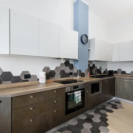 Urban Retreat 45 Апартаменты *