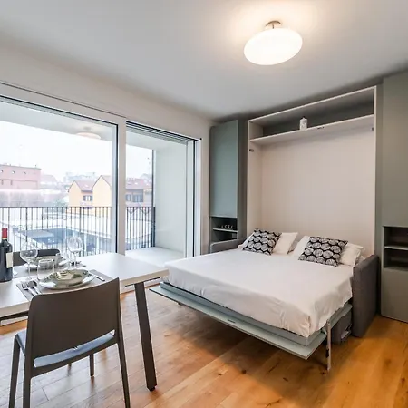 Navigli Cozy Design With Balcony