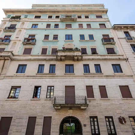 Trilocale Corso Plebisciti - Dateo Apartman *
