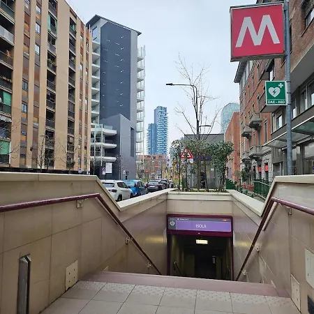 Bilocale Moderno Isola-garibaldi, 4 Posti, Wifi Veloce, Metro A 2 Minuti 아파트