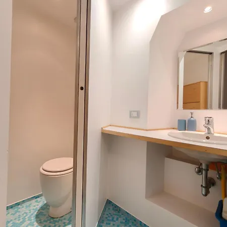 Apartment Center In Shopping And Living Area With Ac, Wifi, Steps From M1 And Airport And Fiera Link