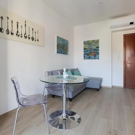 Elegante A 300 M Dalla Metro Zara Διαμέρισμα