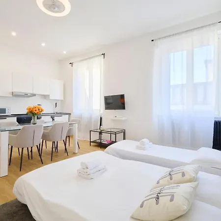 Apartment In Duomo - Piatti