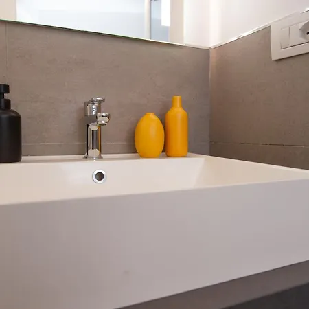 Spiga Elite - Near San Babila M1 Apartment *