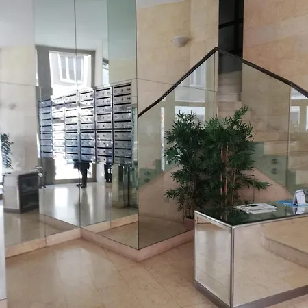 Delightful Two-room In Brera דירה *