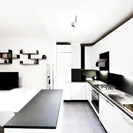 Sweet Staying At Large 3rooms In Navigli Appartamento