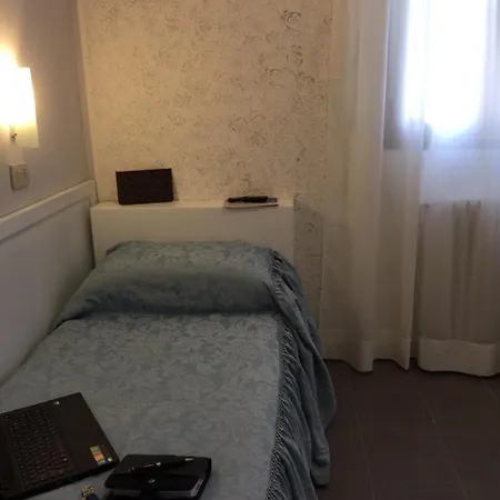 Otel New H Marte 81