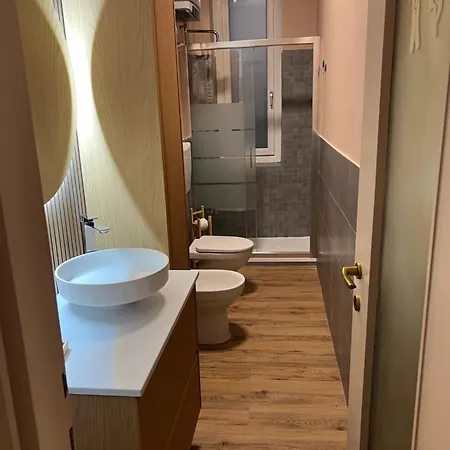 Charme And Cozy 3 Km Away From Duomo 公寓