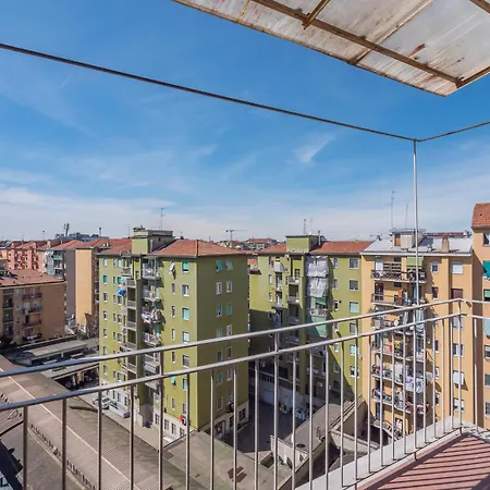 Xenia - Newly Renovated Milan