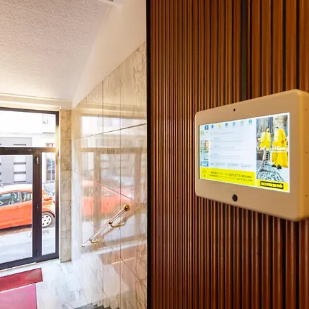 Edolo#28 - Vicino Metro E Stazione Milánó