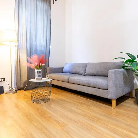 Edolo#28 - Vicino Metro E Stazione * Mailand