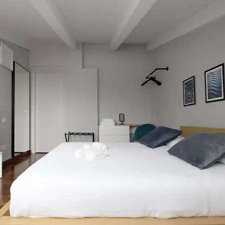 Penthouse With Patio & 2 Baths, 10 Min To Duomo *