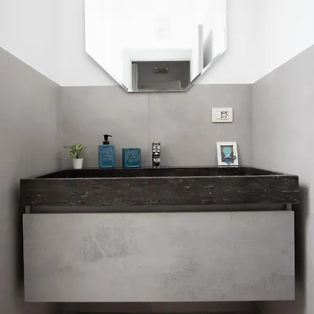 Penthouse With Patio & 2 Baths, 10 Min To Duomo *