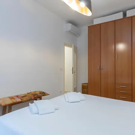 Oasi Urbana A Milano: Piazza Insubria