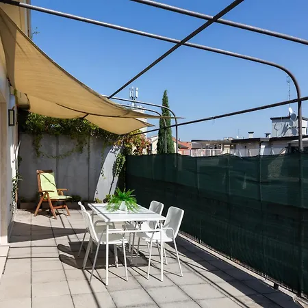 公寓 Edolo Terrace *