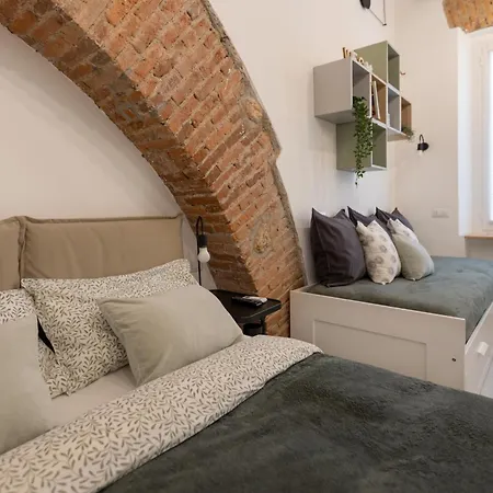 Bricks & Beams In The Key Area Of Apartmán
