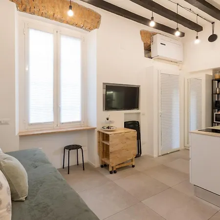 Bricks & Beams In The Key Area Of Milán