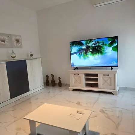 Felicia's Apartment *