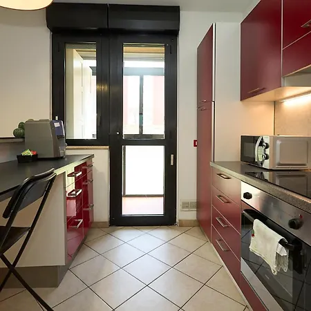 Humanitas House - 20 Minutes From Duomo - Navigli Apartment Milan