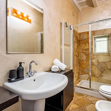 Brand New 2 Bedrooms In Brera Apartament *