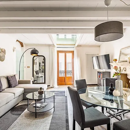 Brand New 2 Bedrooms In Brera Apartament *