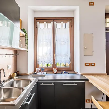 Brand New 2 Bedrooms In Brera Apartament Mediolan
