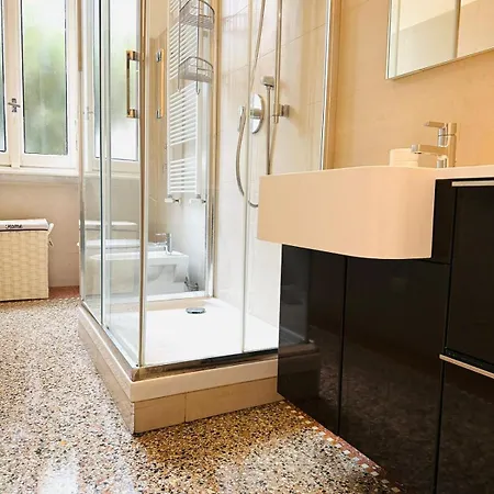 Comecasa 3 Bedrooms Near Bocconi Milánó