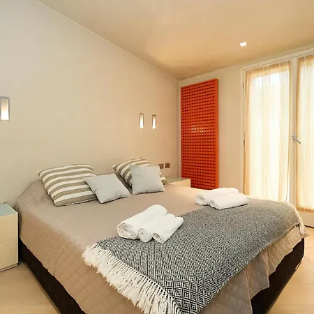 Luxury House - 2 Minutes Walk From Station Apartment Milan