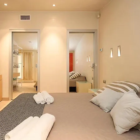 Luxury House - 2 Minutes Walk From Station Apartment *