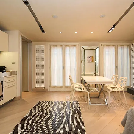 Luxury House - 2 Minutes Walk From Station * Milano
