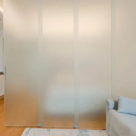 Easytopstay - Garibaldi Urban Nest *