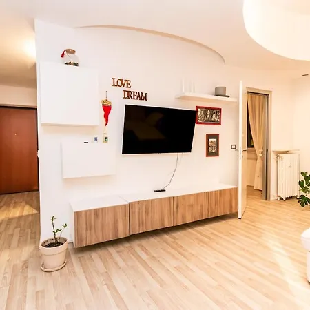 아파트 Chic Elegante Rifugio A Due Passi Dalla M4 *