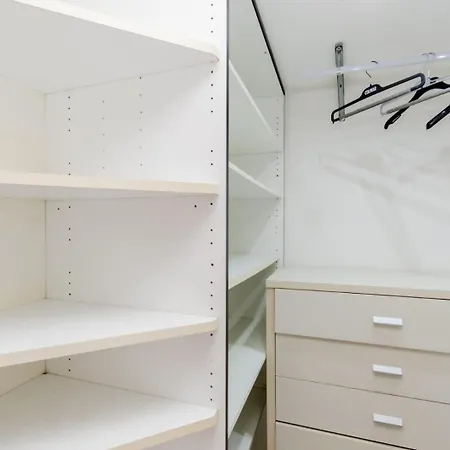 Apartment Lugano S&s Home, Moderna E Tranquilla, Vicino Al Centro Di Milano, Con Parcheggio Gratuito Esterno *