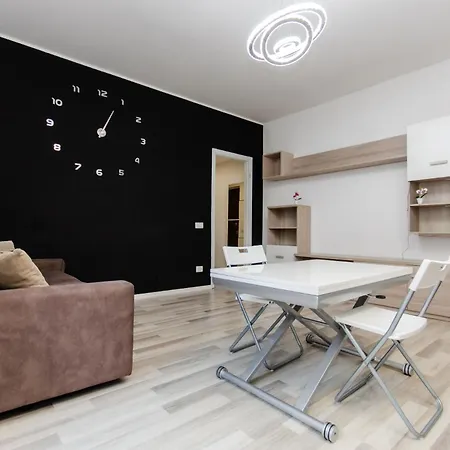 Lugano S&s Home, Moderna E Tranquilla, Vicino Al Centro Di Milano, Con Parcheggio Gratuito Esterno Apartment
