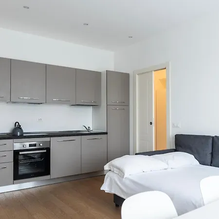Youhosty - Gioia Large Apartment