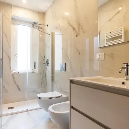 Apartment Youhosty - Gioia Tower View *